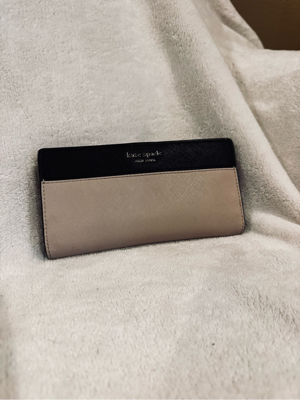 kate spade Black and Beige Saffiano Two-Tone Wallet
